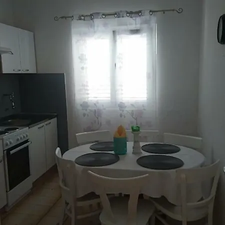 Guest house Ivanka 3*